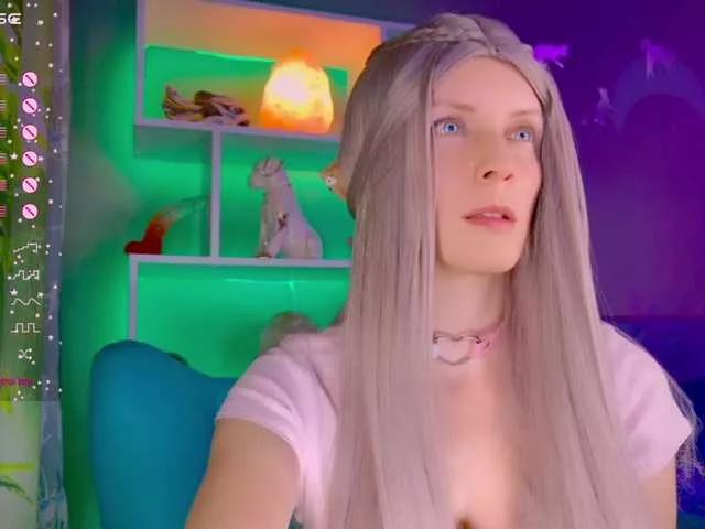 Checkout sweet performer -Fresh- -Fresh- from BongaCams