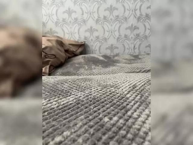 -Kiss-me-a on BongaCams