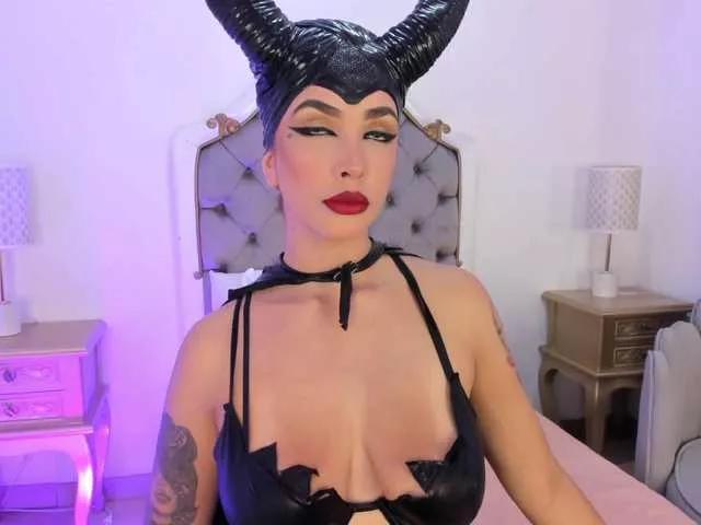 Alana-2916 on BongaCams 