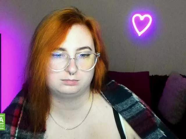 Offline Aliciaredluv on BongaCams