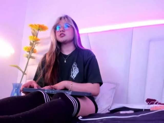 Aliiceyong on BongaCams 