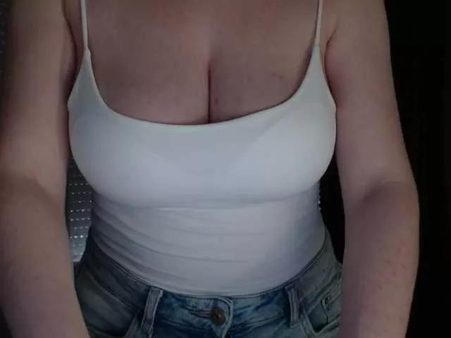 Freechat Alina-Lovely on BongaCams