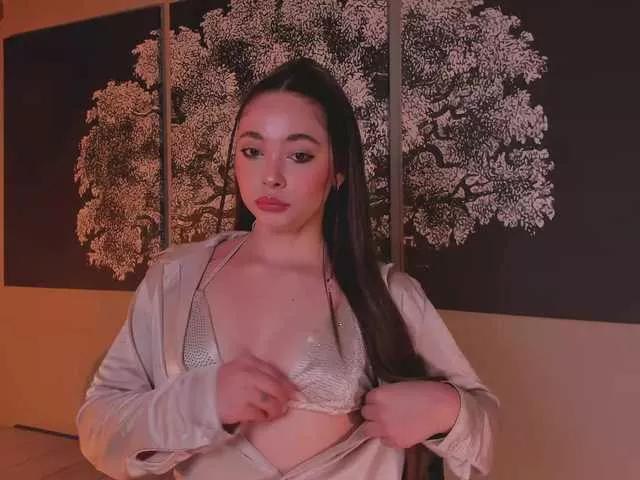 AlinaKravitz on BongaCams 
