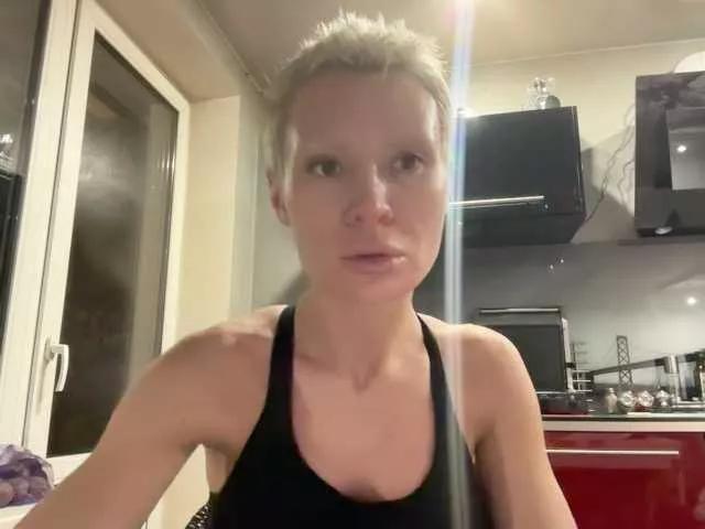 Offline Alisa-Fox on BongaCams