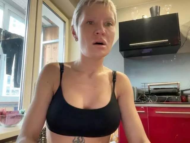 Offline Alisa-Fox on BongaCams