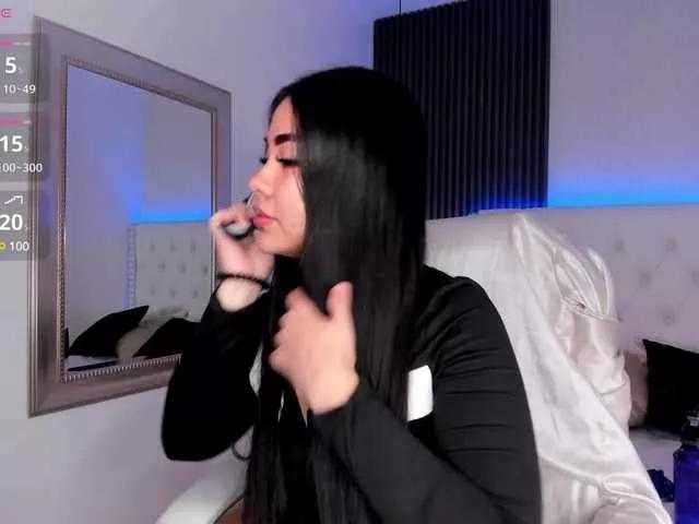 Freechat aliscollins on BongaCams