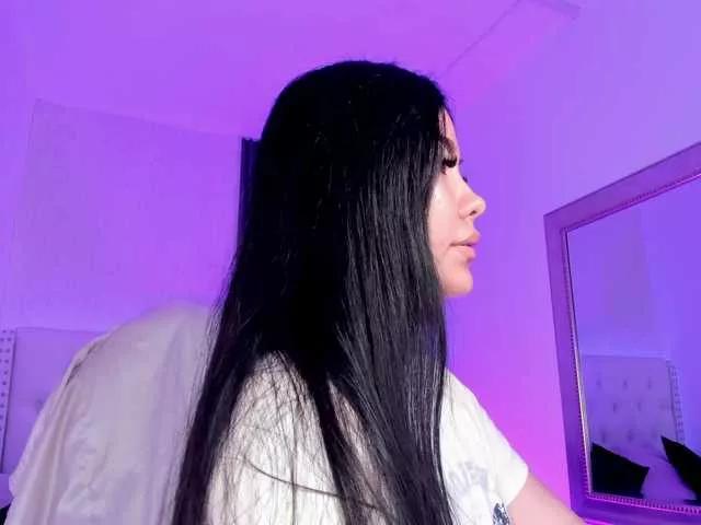 Freechat aliscollins on BongaCams