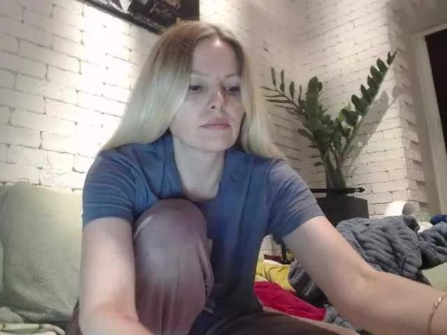 AngelAlone on BongaCams 