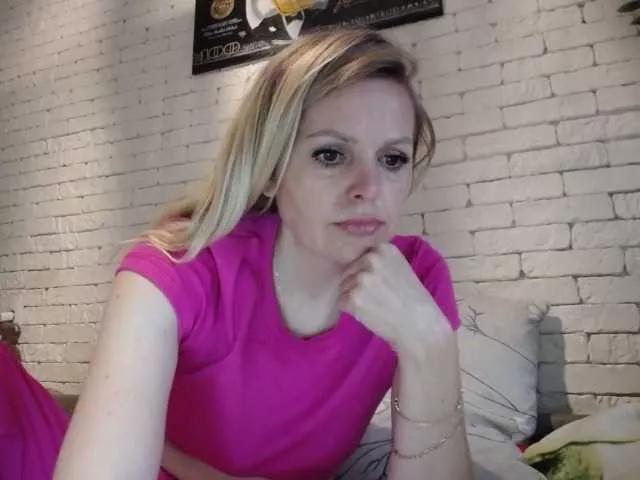 AngelAlone on BongaCams 