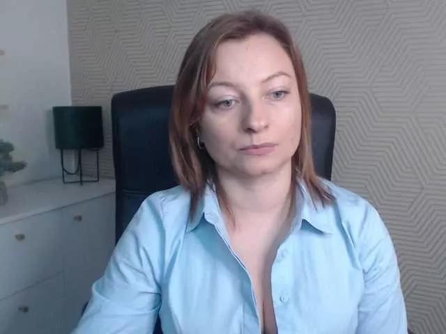 Hot AngelaLove13 wants you to fuck her body now angelaLove13 from BongaCams