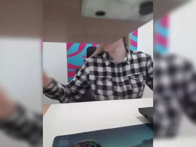 Offline Angelinamik on BongaCams