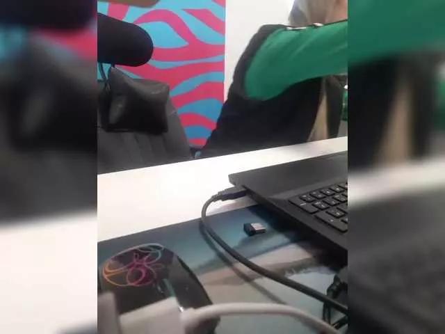 Offline Angelinamik on BongaCams