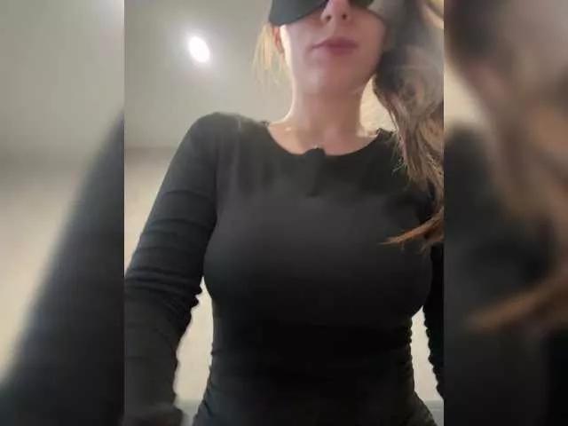 apple15promax on BongaCams 