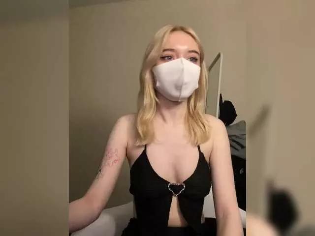 Freechat BabyRoro on BongaCams