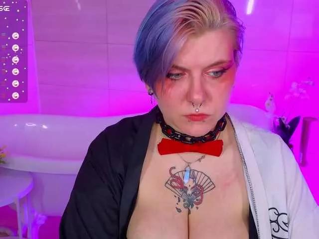 Freechat bluelunaray on BongaCams