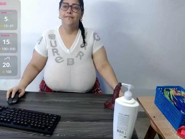 Offline bubis-laru53 on BongaCams