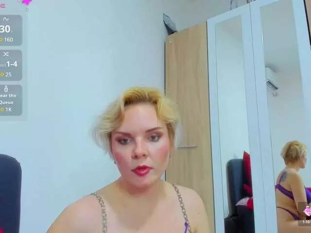 Cand1ce on BongaCams 