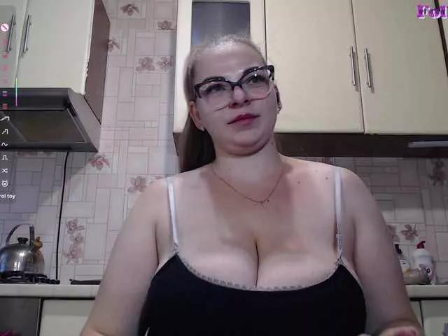 Offline CarolinaDiamond33 on BongaCams