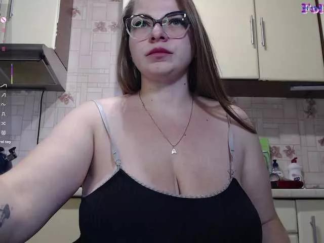 Offline CarolinaDiamond33 on BongaCams