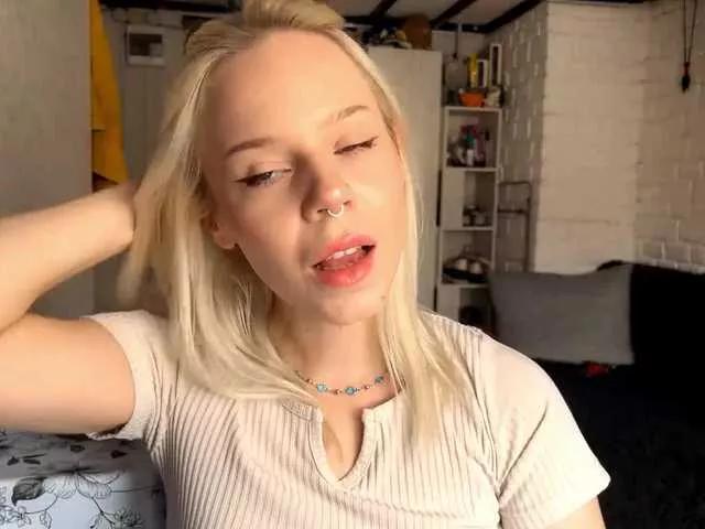 Naked ChelseaLascurain wants you to fuck her body now ChelseaLascurain from BongaCams