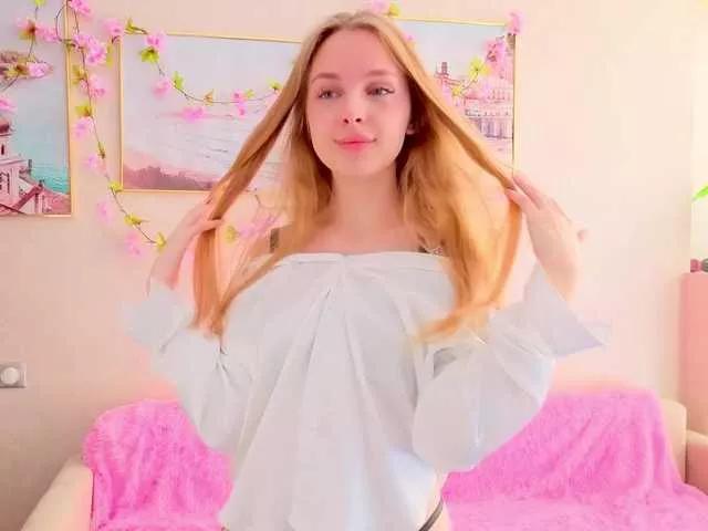 CrimsonAura on BongaCams