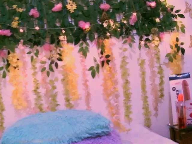 Crystal25 on BongaCams 