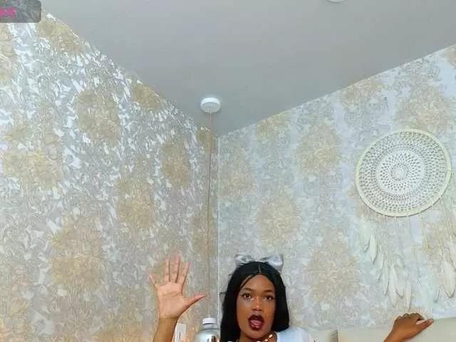 Freechat CrystalBrooke3x on BongaCams