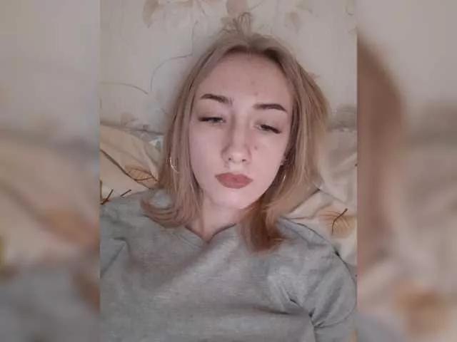 CuddliesPrett on BongaCams 