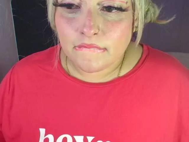 CurvyQueen on BongaCams 