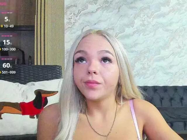 Offline DaisyAbby03 on BongaCams