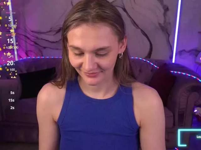 Offline DiamondGoldie on BongaCams