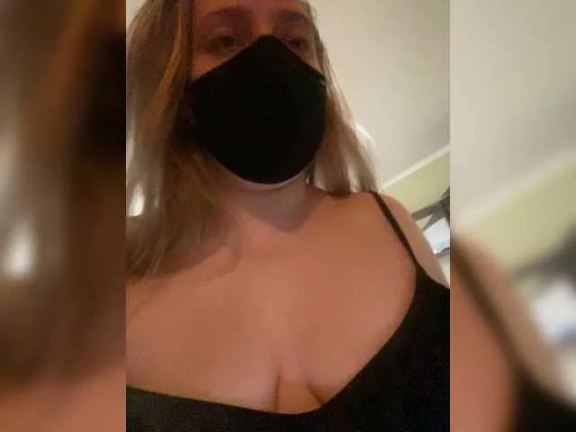 Admire BongaCams's Donut-red Donut-red from BongaCams