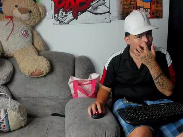 Offline dulceandlion on BongaCams