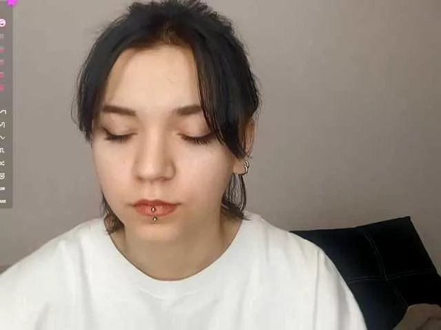 EleanorBaker on BongaCams 