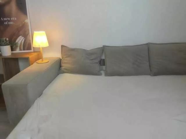 ElinaStarr from BongaCams