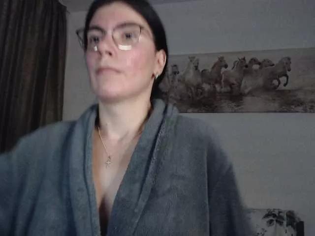 Offline Elinor21 on BongaCams