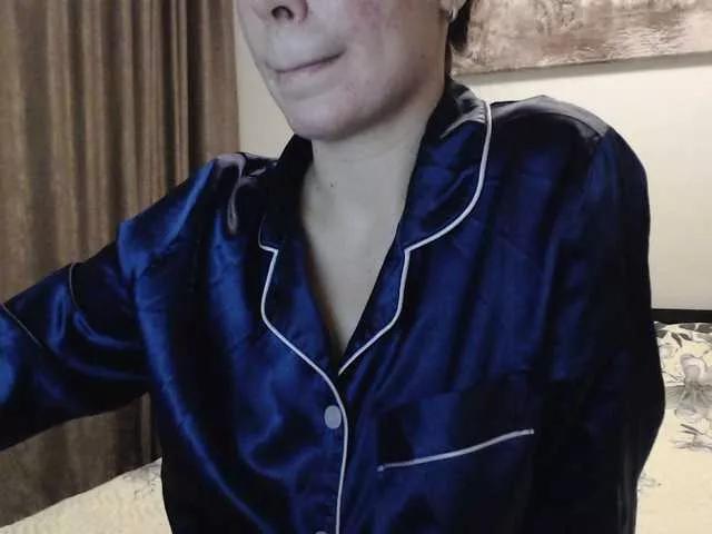 Offline Elinor21 on BongaCams