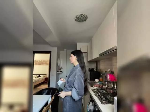 Offline Elinor21 on BongaCams