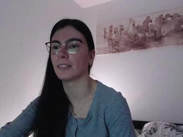 Offline Elinor21 on BongaCams