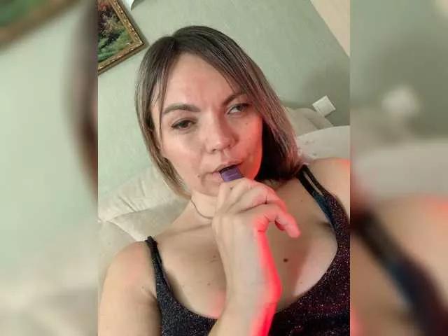 Ella-Pearlie on BongaCams