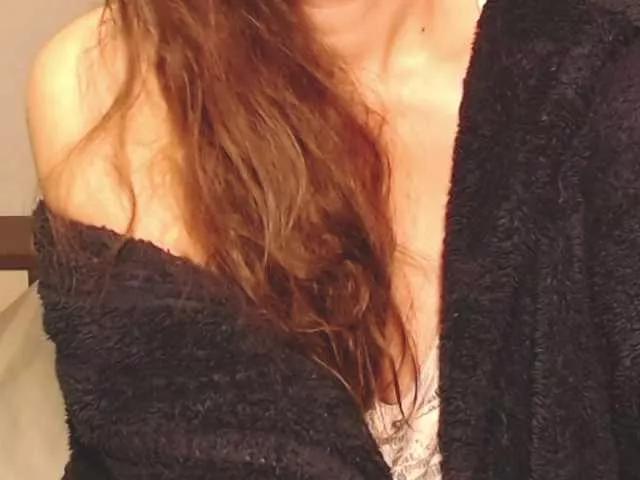 ellaine on BongaCams 