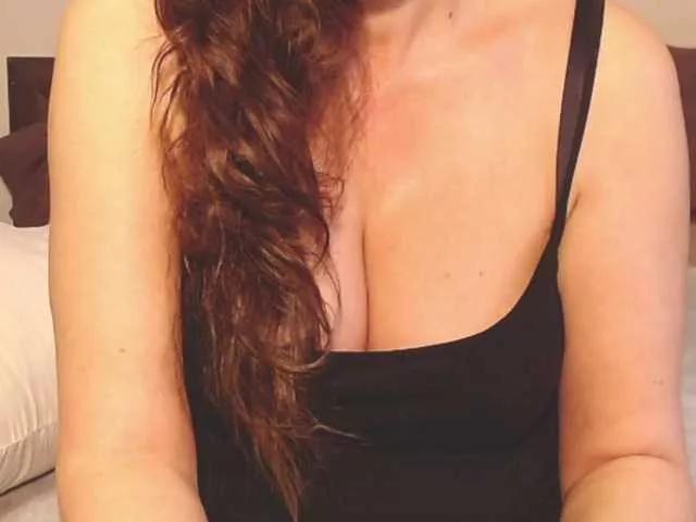 ellaine on BongaCams 