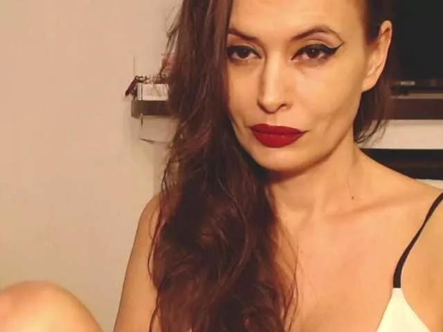 ellaine on BongaCams 