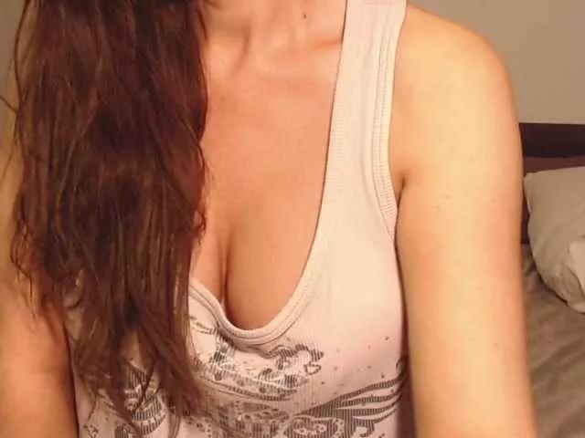 ellaine on BongaCams 