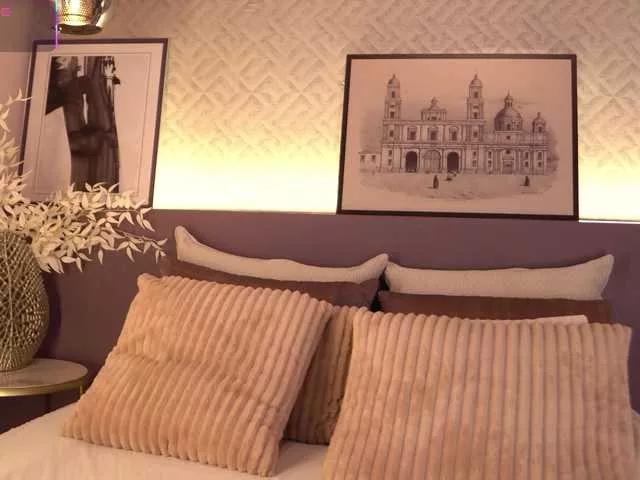 ElleDiane on BongaCams 