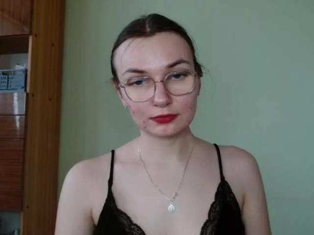 Ellyxcute on BongaCams 