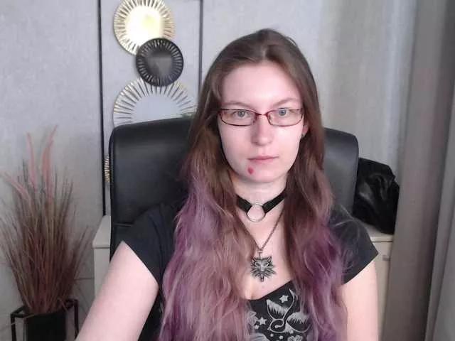 Offline EmmaHeart on BongaCams