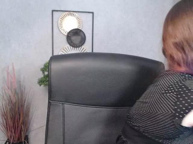 Offline EmmaHeart on BongaCams