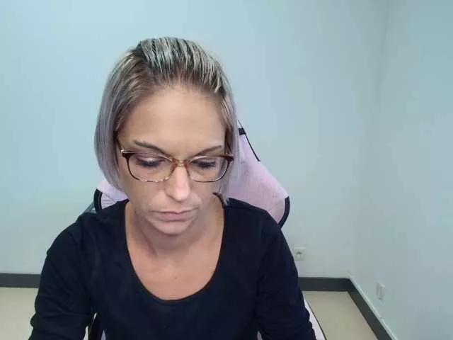 Offline erikasexy1 on BongaCams