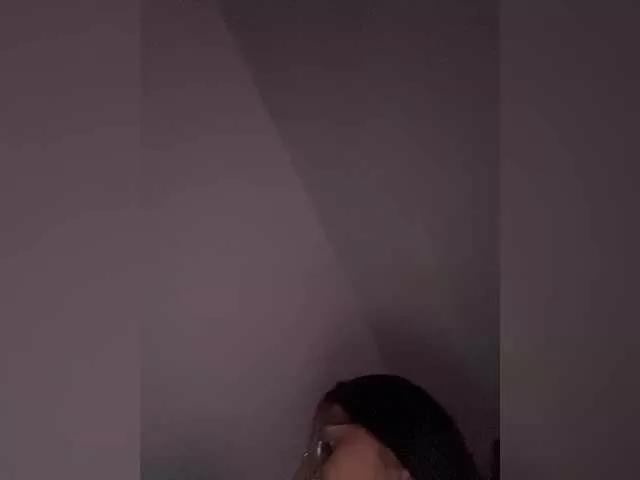 EvanShell1 on BongaCams 